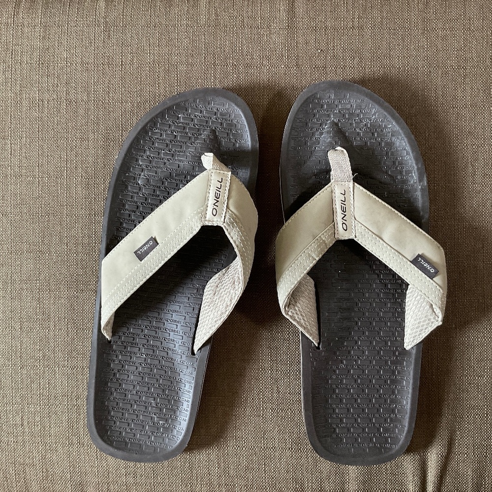 Mens o,Neil flip flops size 12 khaki color